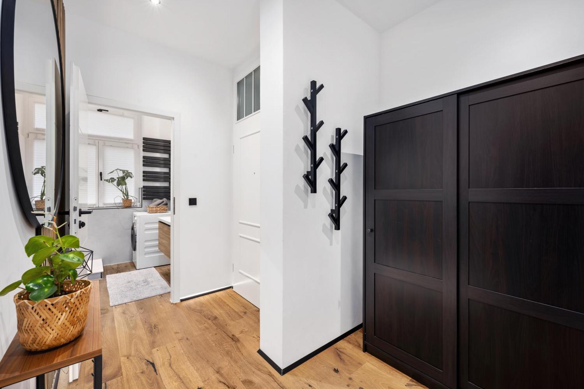 Edler Wohnraum Luxurioeses Stadtstudio Mit Balkon, Kaffeevollautomat & Klima Zwickau Exterior foto
